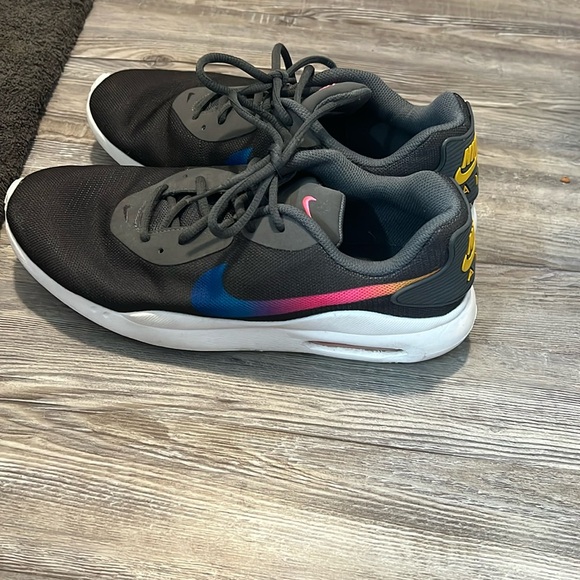 Nike Air Max Oketo Rainbow running shoes - Picture 2 of 5